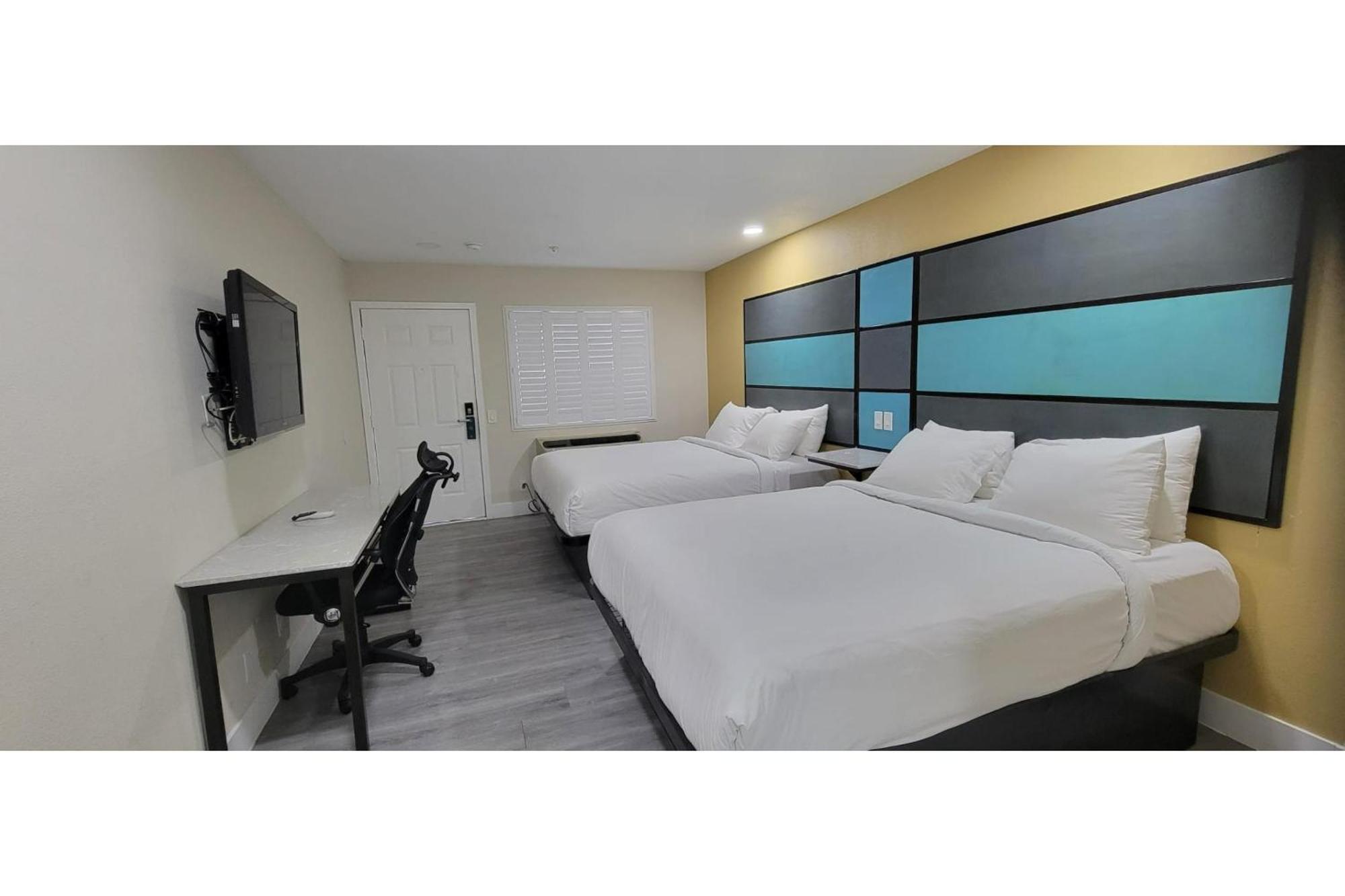 Hotel Avenida Victorville I 15 Exteriér fotografie
